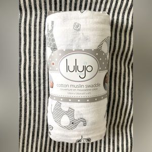 Lulujo cotton muslin swaddle
